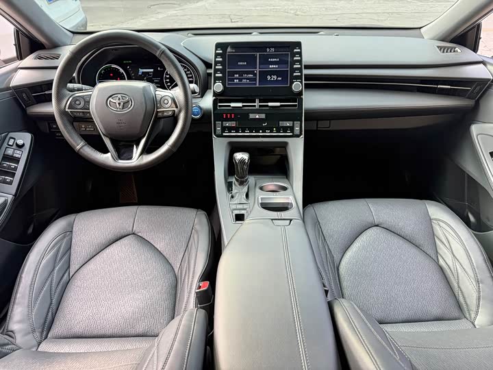 Фото 10 - Toyota Avalon