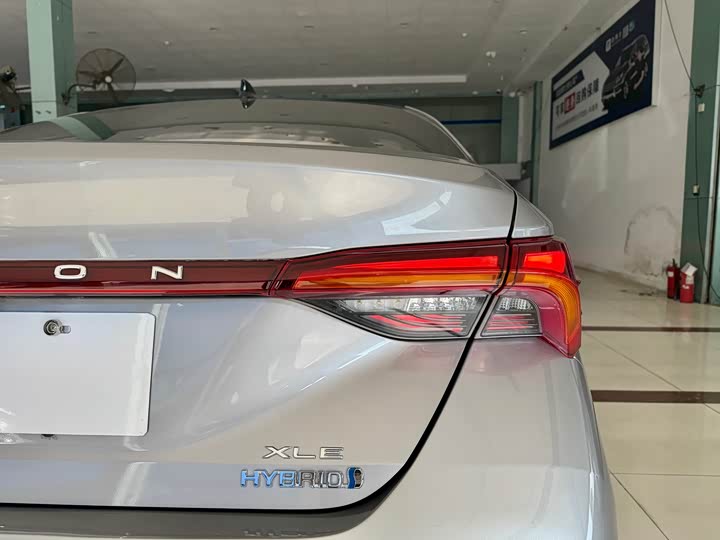 Фото 13 - Toyota Avalon