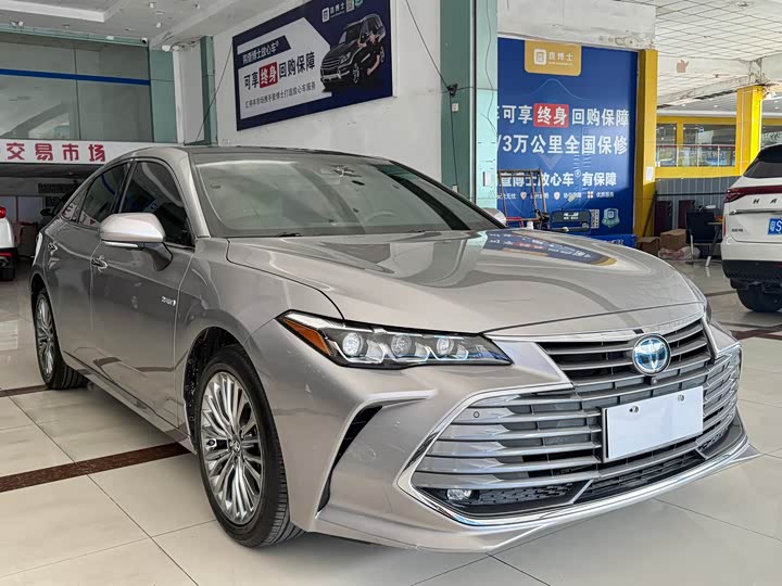 Фото 4 - Toyota Avalon