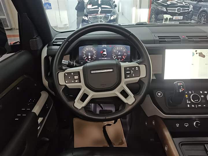 Фото 11 - Land Rover Defender