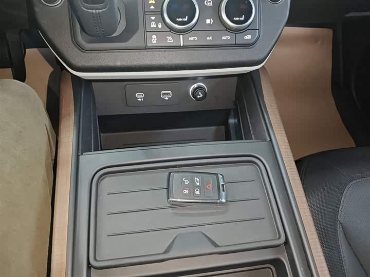 Фото 14 - Land Rover Defender