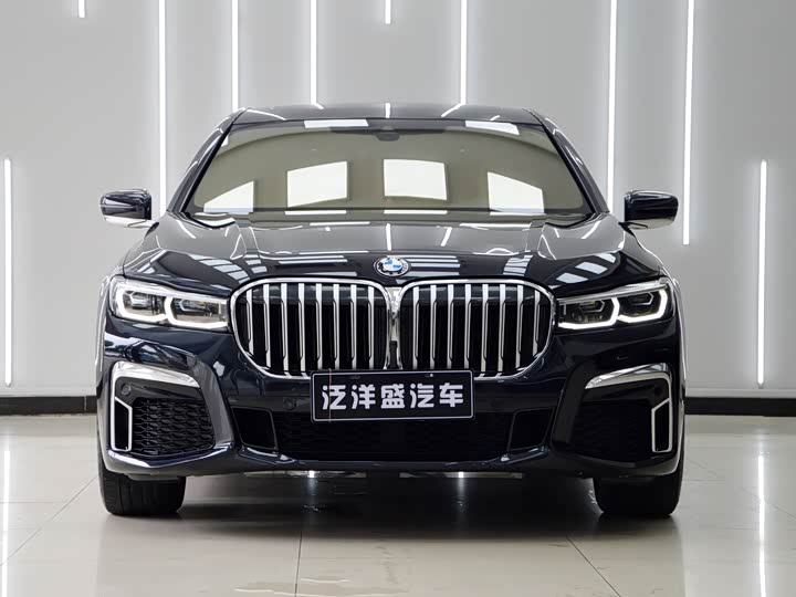 Фото 2 - BMW 7 Series