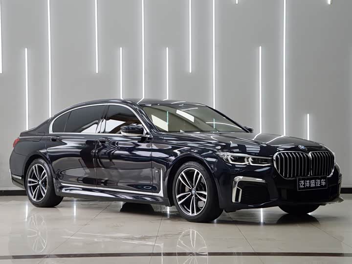 Фото 3 - BMW 7 Series