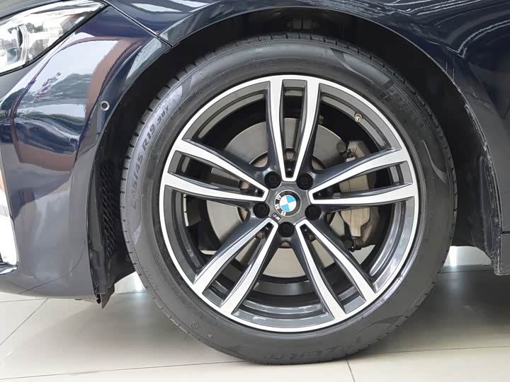 Фото 4 - BMW 7 Series