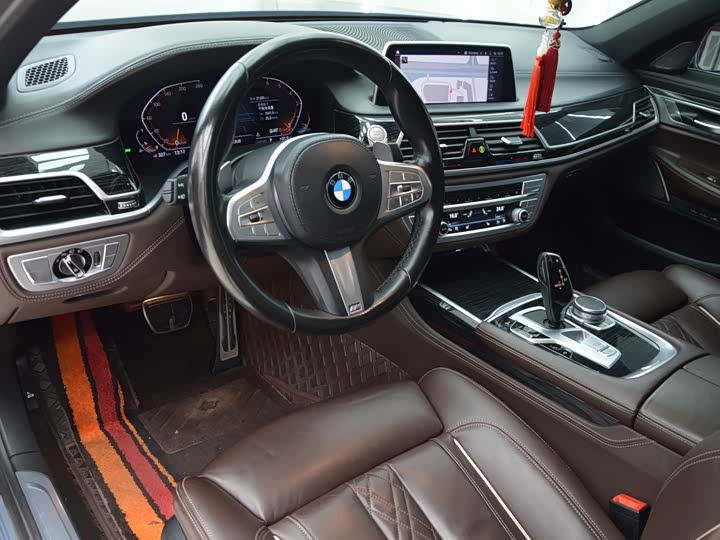 Фото 6 - BMW 7 Series