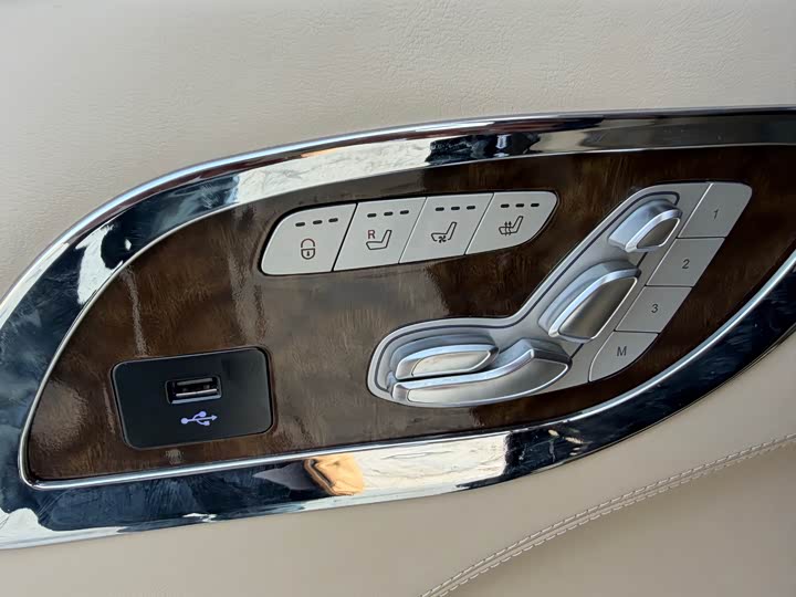 Фото 18 - Mercedes-Benz Vito