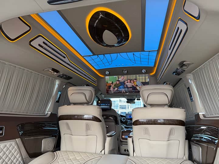 Фото 24 - Mercedes-Benz Vito