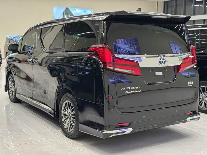 Фото 19 - Toyota Alphard