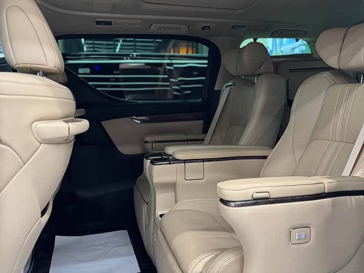 Фото 5 - Toyota Alphard