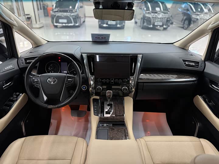 Фото 6 - Toyota Alphard