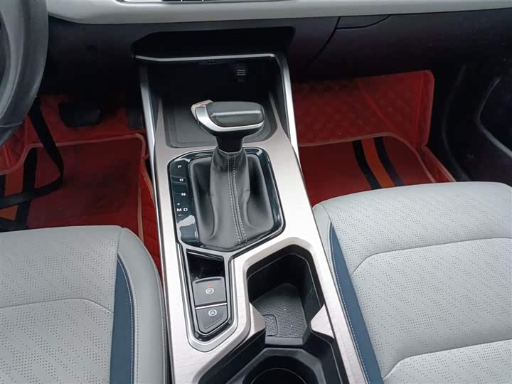 Фото 14 - Geely Emgrand