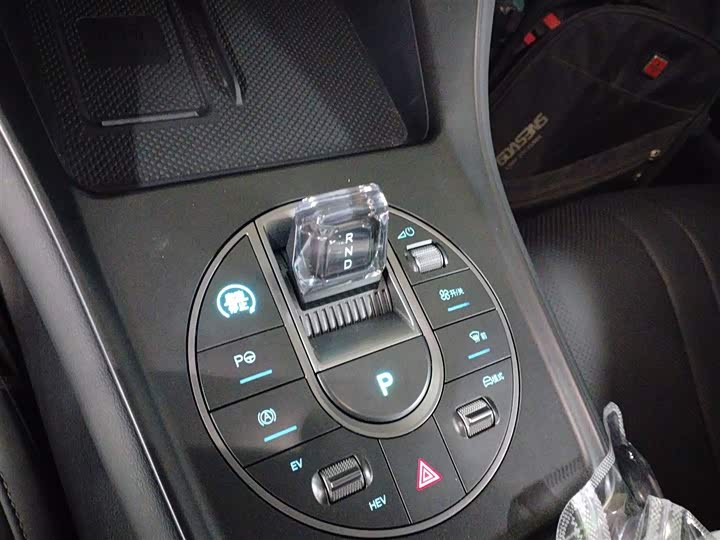 Фото 14 - BYD Sea Lion 05 DM-i Hybrid