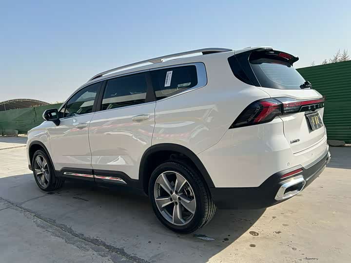 Фото 4 - Geely Okavango L
