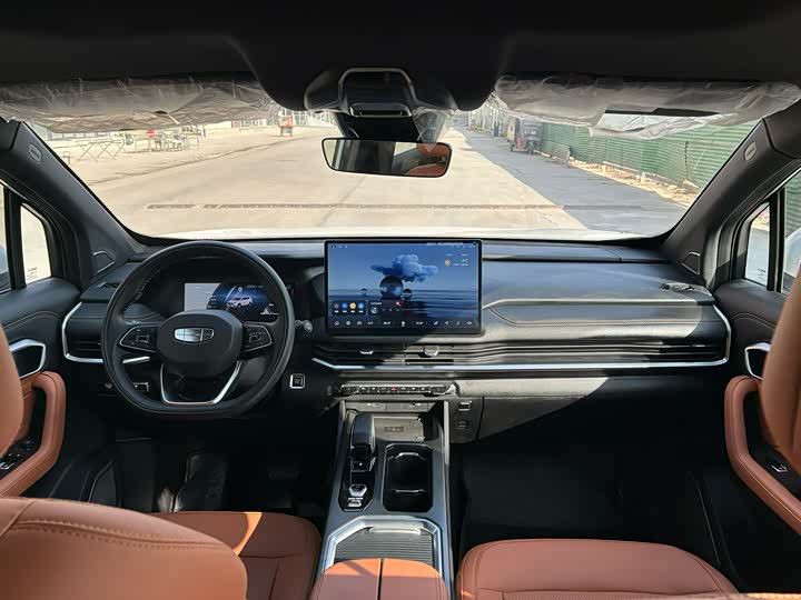 Фото 7 - Geely Okavango L