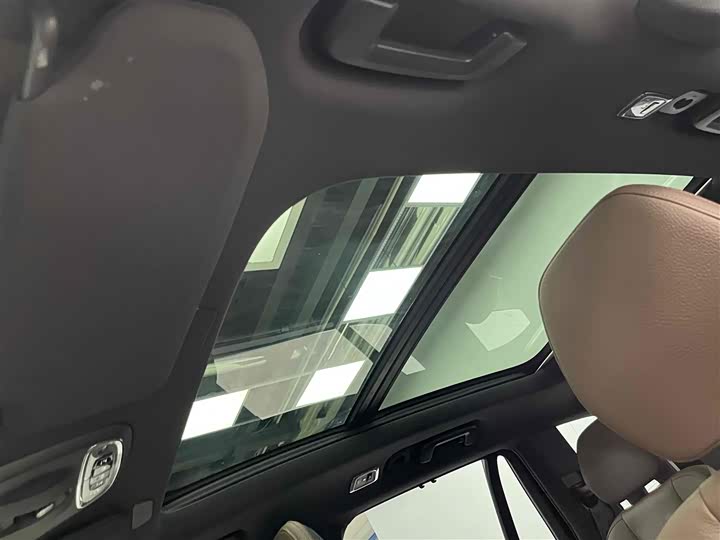 Фото 10 - Volvo XC90