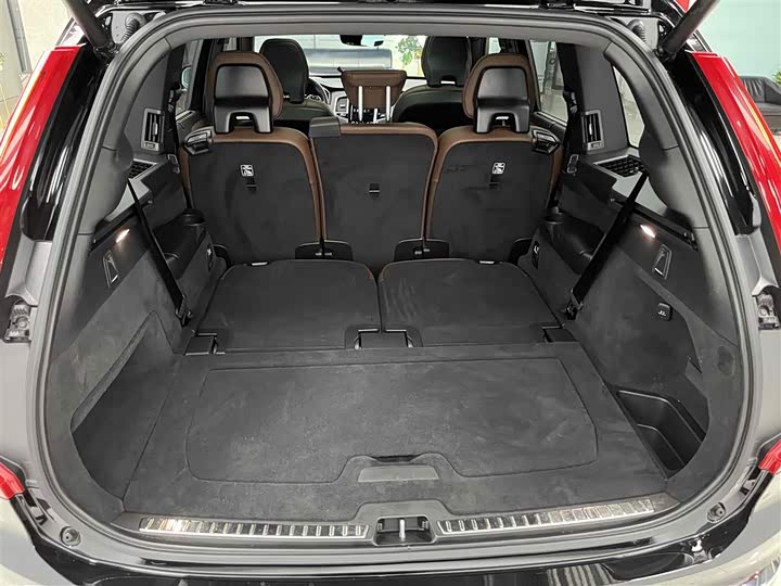 Фото 17 - Volvo XC90