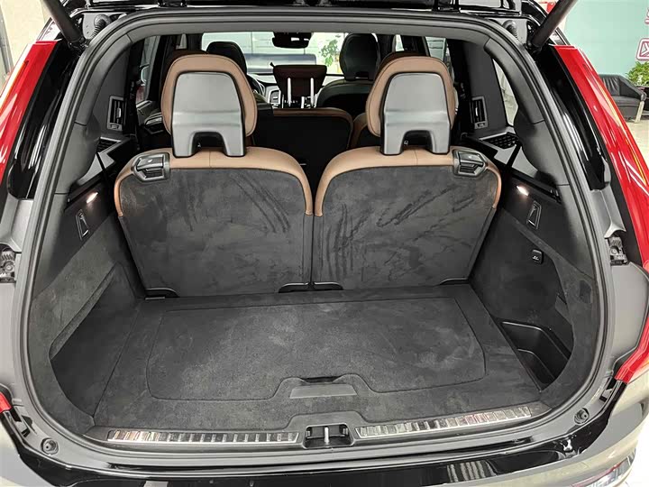 Фото 18 - Volvo XC90