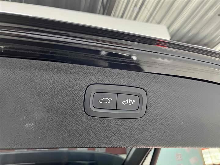 Фото 19 - Volvo XC90