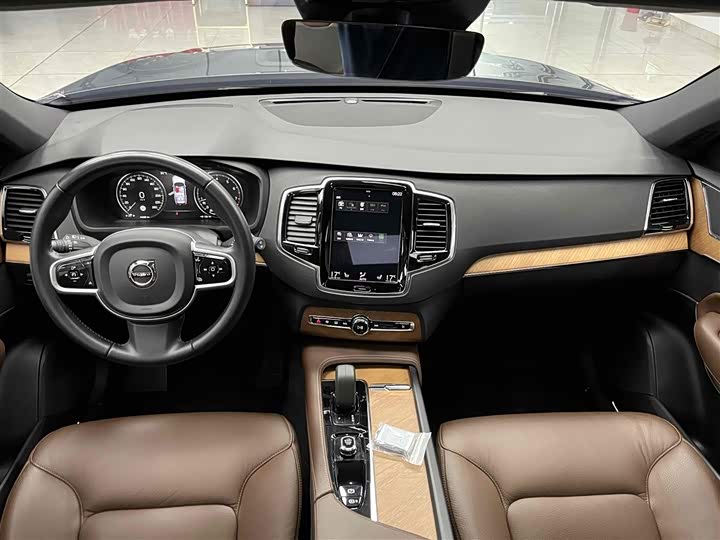 Фото 3 - Volvo XC90