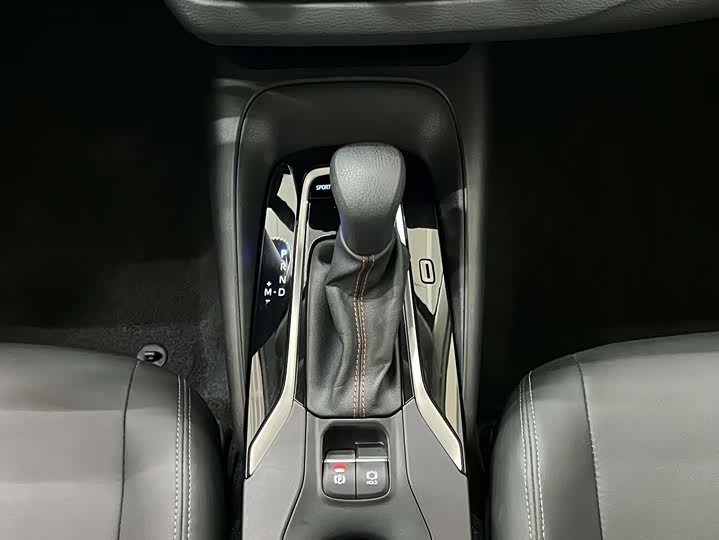 Фото 11 - Toyota Corolla