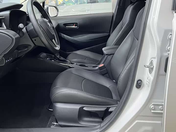 Фото 12 - Toyota Corolla