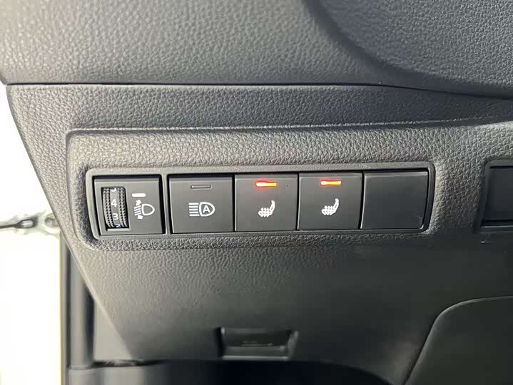 Фото 13 - Toyota Corolla