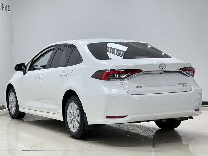 Фото 6 - Toyota Corolla