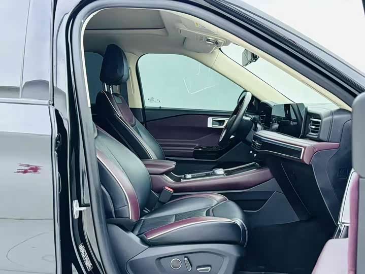 Фото 16 - Ford Explorer