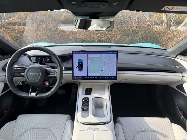 Фото 10 - Xiaomi SU7