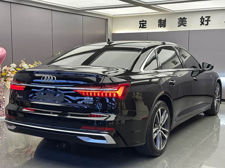 Фото 14 - Audi A6L