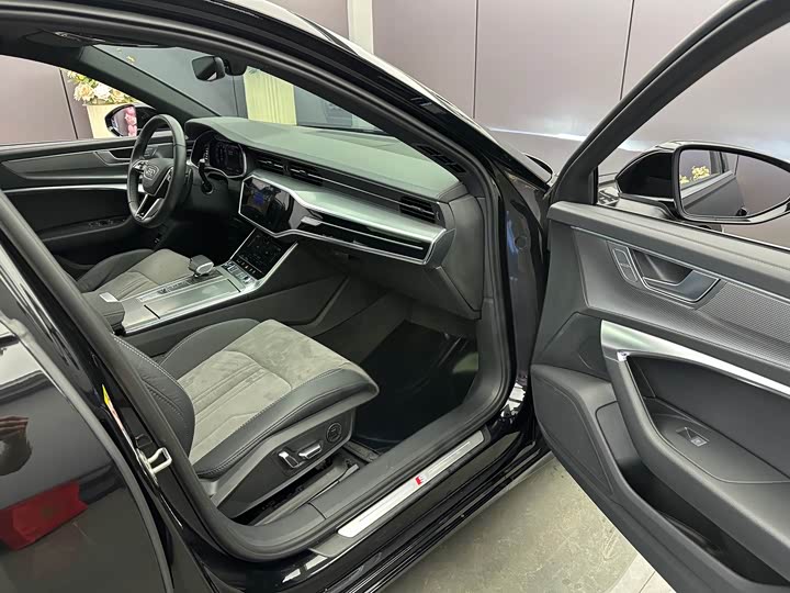 Фото 6 - Audi A6L