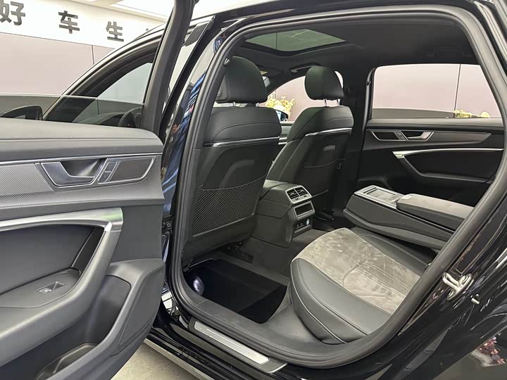 Фото 7 - Audi A6L