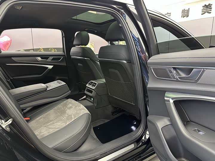 Фото 8 - Audi A6L