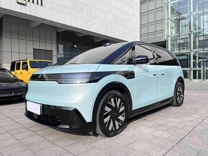 Фото 1 - Zeekr Mix