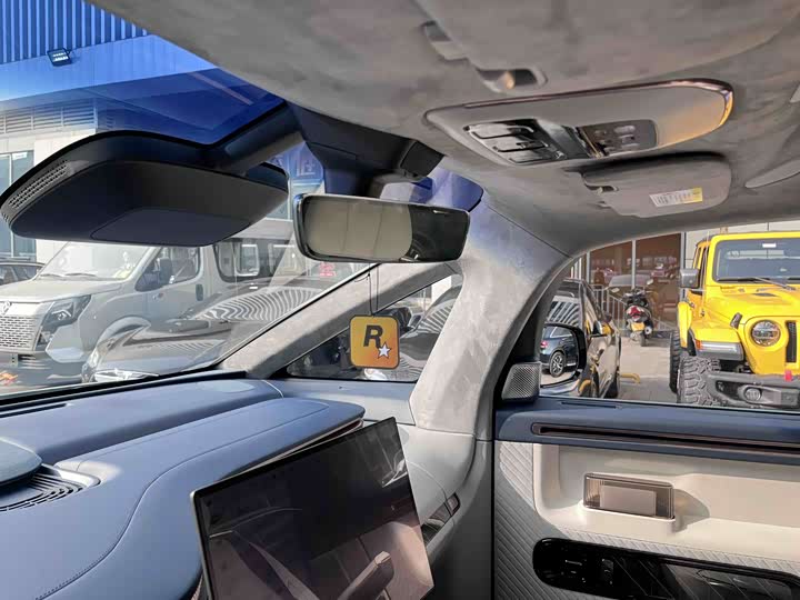 Фото 10 - Zeekr Mix