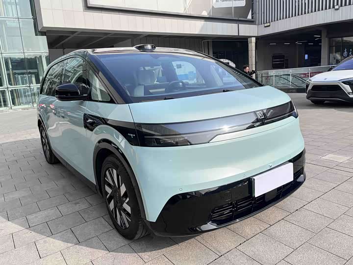 Фото 14 - Zeekr Mix