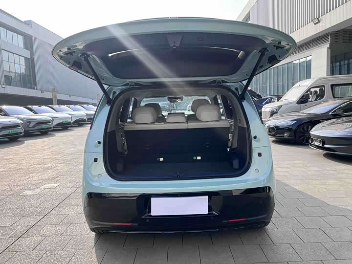 Фото 2 - Zeekr Mix