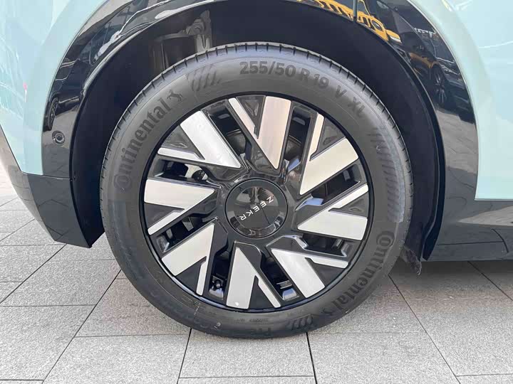 Фото 20 - Zeekr Mix