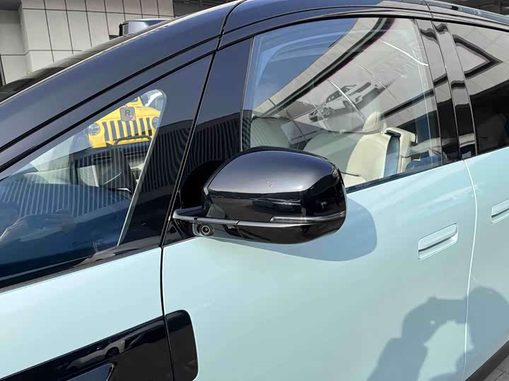 Фото 3 - Zeekr Mix