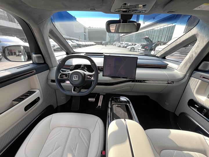 Фото 31 - Zeekr Mix