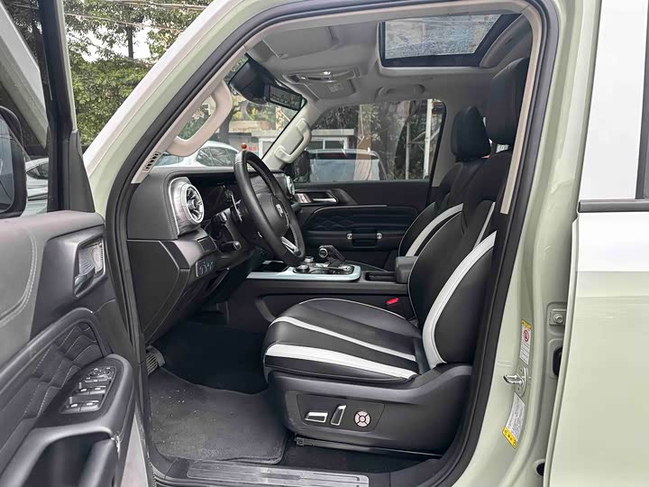 Фото 11 - Tank 300