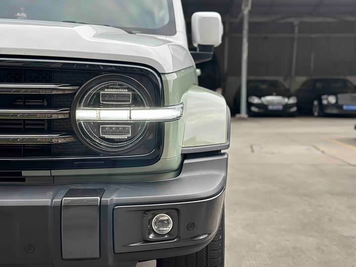 Фото 4 - Tank 300