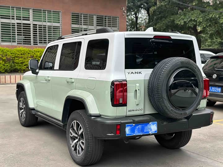 Фото 7 - Tank 300