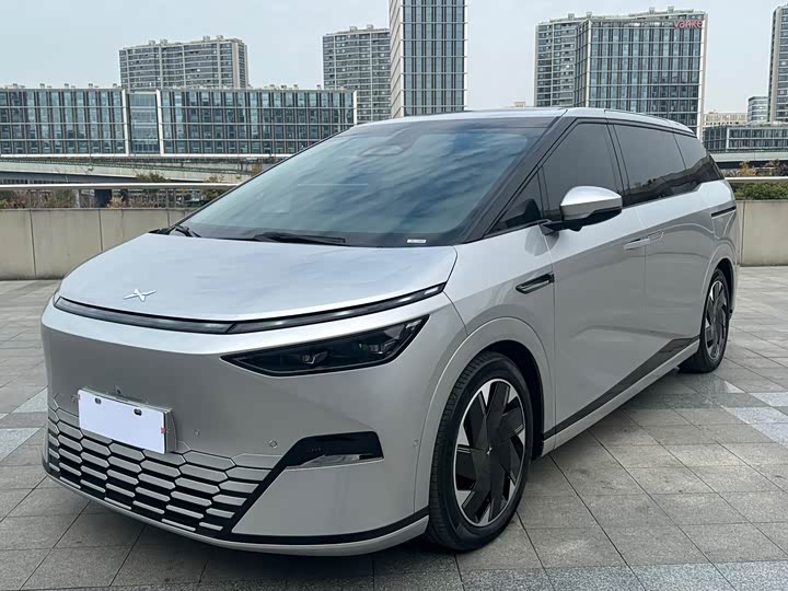 Фото 1 - XPeng X9