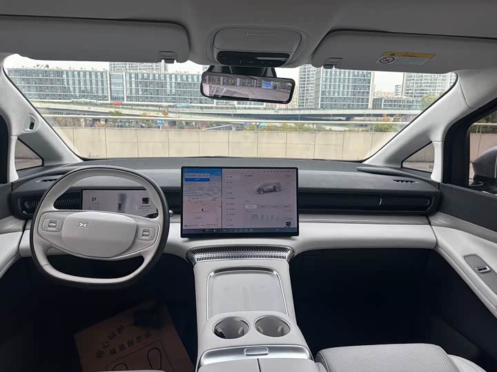Фото 10 - XPeng X9