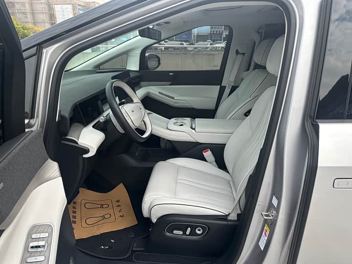 Фото 12 - XPeng X9