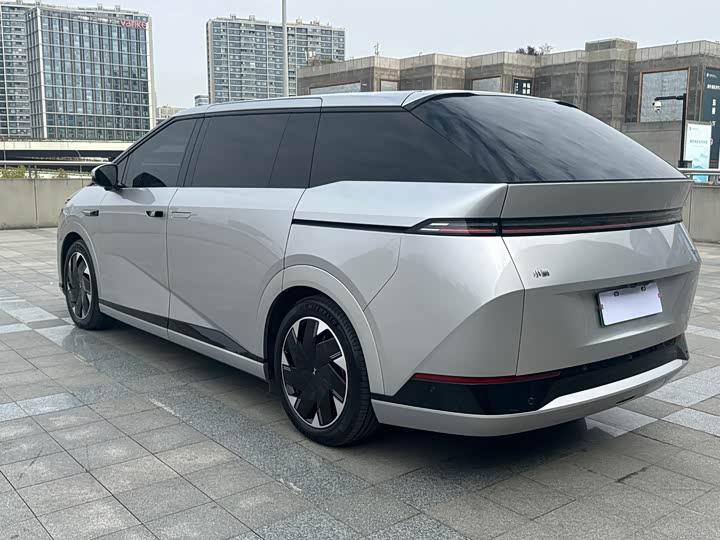 Фото 4 - XPeng X9