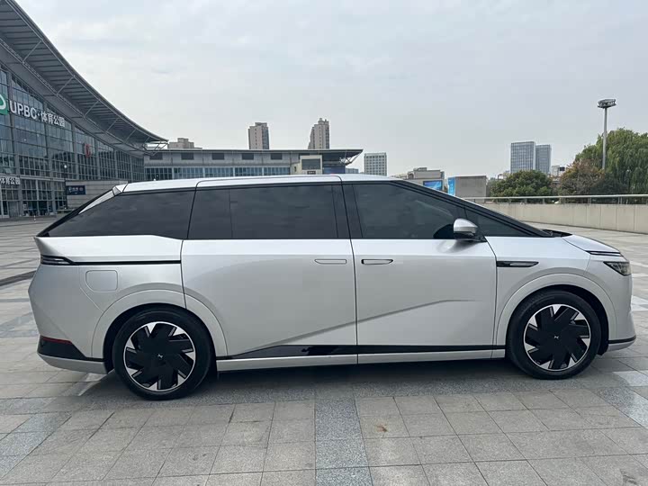 Фото 7 - XPeng X9