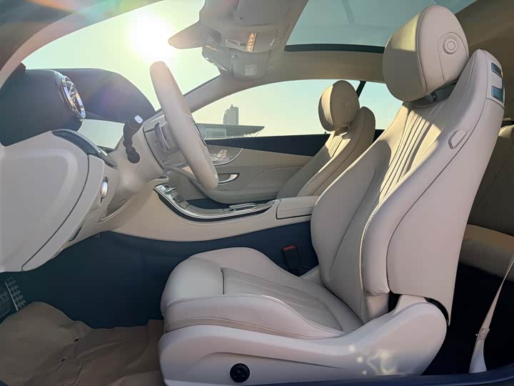 Фото 10 - Mercedes-Benz E-Class