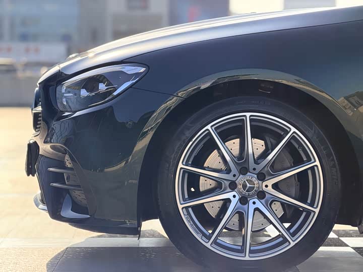 Фото 3 - Mercedes-Benz E-Class